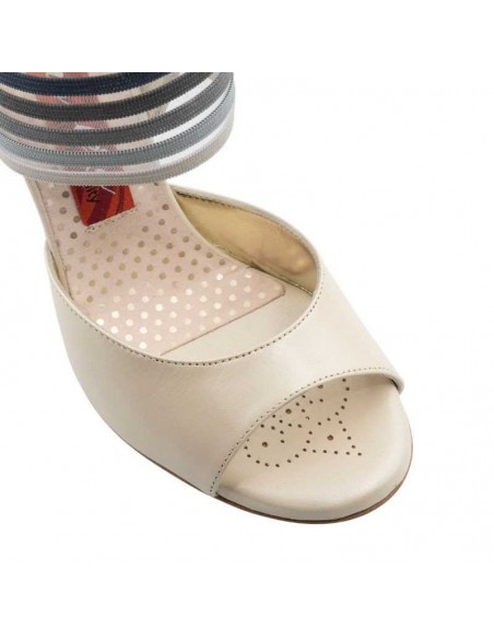 Tangolera Adele Beige Chaussures de tango Veryfine Zurich - Talon de 7cm