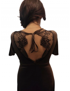 The sensual velvet dress offers comfort when dancing. Perfect for a milonga, tango event, dance party