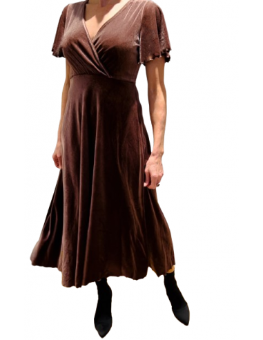 La sensuelle robe en velours offre un confort optimal pour une milonga, soirée de danse