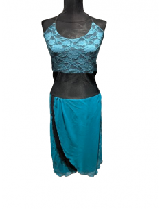 Wunderschönes Neckholder Tango Tanzkleid aus petrol Stretchspitze mit Schwalbenschwanz. Dieses Kleid ist ein Blickfang.