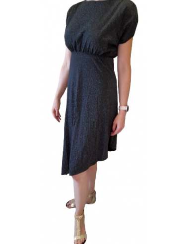 Robe de danse scintillante, parfaite pour la danse de salon ou le tango. Avec son design élégant, chaque danseuse un point de mi