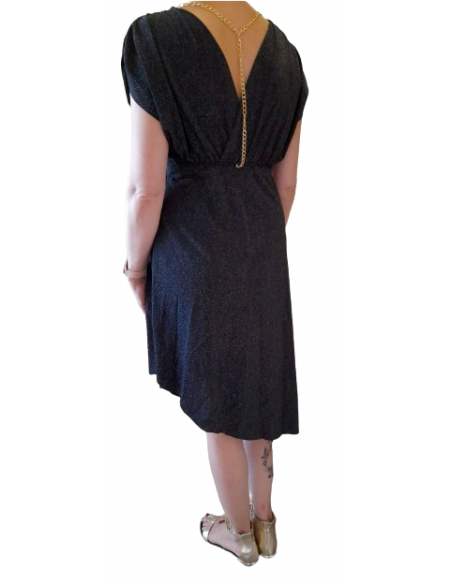 Robe de danse scintillante, parfaite pour la danse de salon ou le tango. Avec son design élégant, chaque danseuse un point de mi