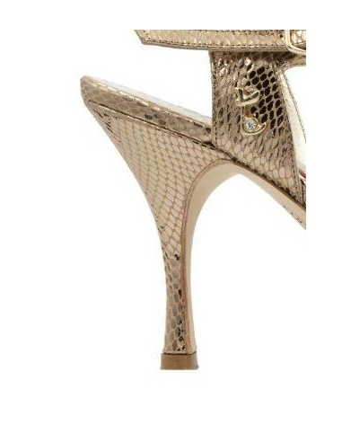 The transparent PVC heel protectors for dance shoes from Gala extend the life of your dance shoes by reducing wear and tear on t