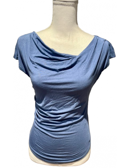 This lovely dance top in blue is perfect for salsa or tango