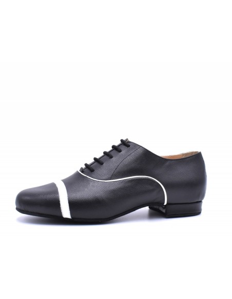 Elegant men's dance shoes made from black nappa leather for tango