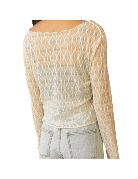 Süsser Tanz-Bolero aus Beige mit wellenförmigem Abschluss und langen Ärmeln.